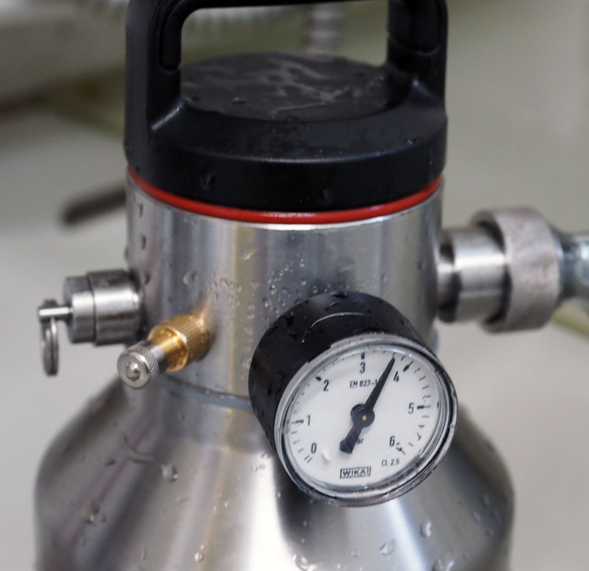 H2 Zapfgeraet Maniometer